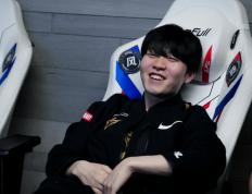 NG体育-包含Rookie赛事官方发布回归赛场新规，MAD争议不断！的词条