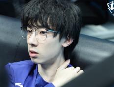 南宫体育-关于Rookie回归赛场，关键助攻首场状态亮眼，快船观众沸腾！的信息