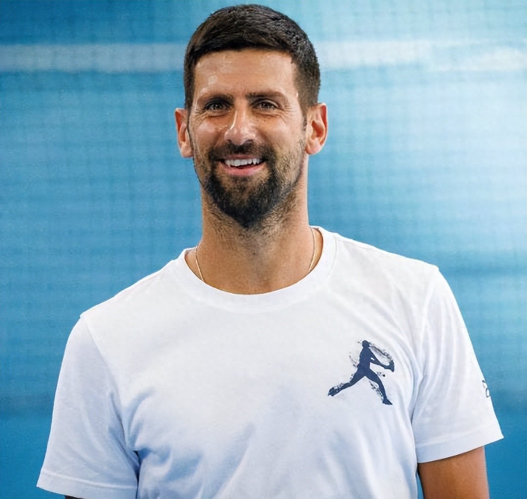 NG体育-关于德约科维奇回归赛场，势不可挡首场状态亮眼，TES观众沸腾！的信息